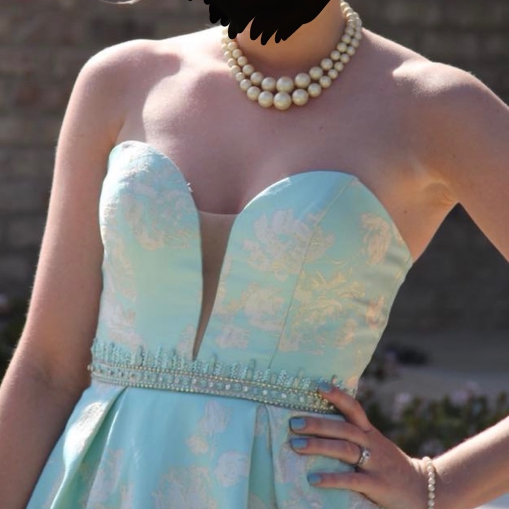 Prom Dress - Picture 3 of 4